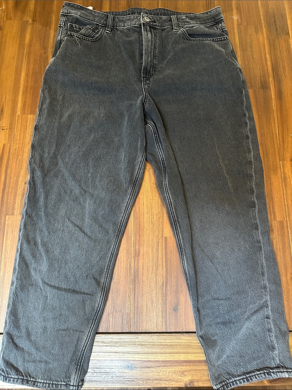 American Eagle Strigid Mom Jean